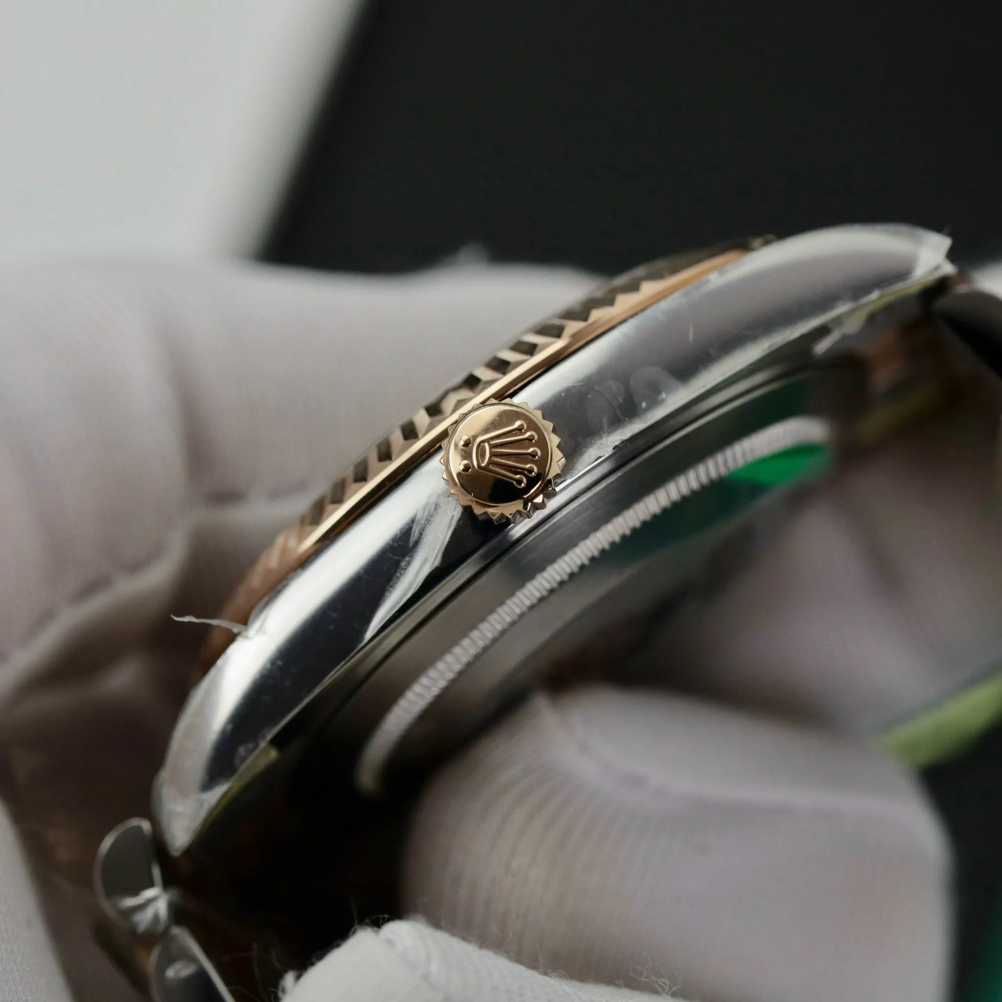 Datejust schwarzes Zifferblatt Geriffelt Lünette Two Tone Jubilee Armband