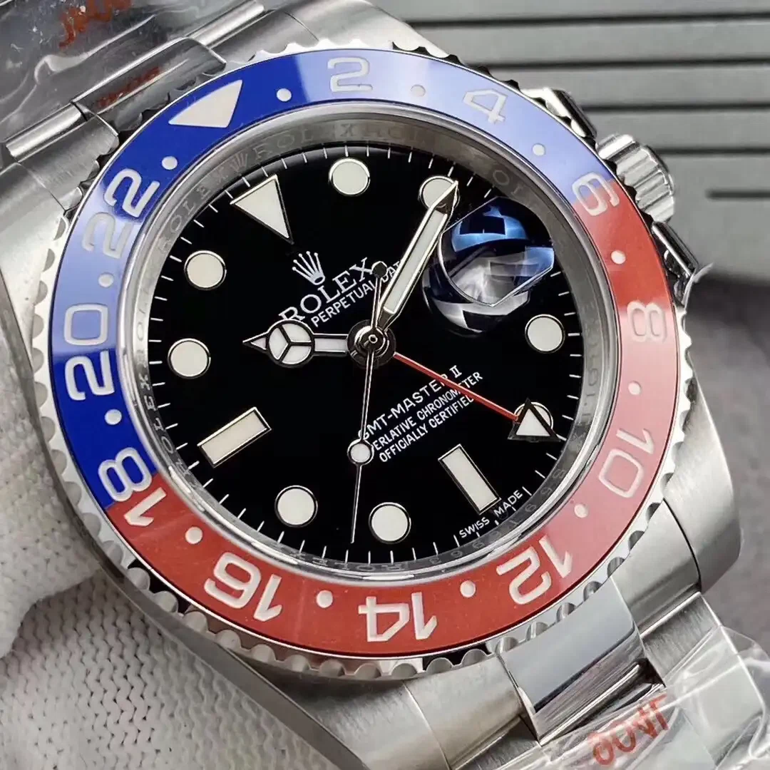GMT-Master II 126710BLRO "Pepsi" Oyster Designdetail