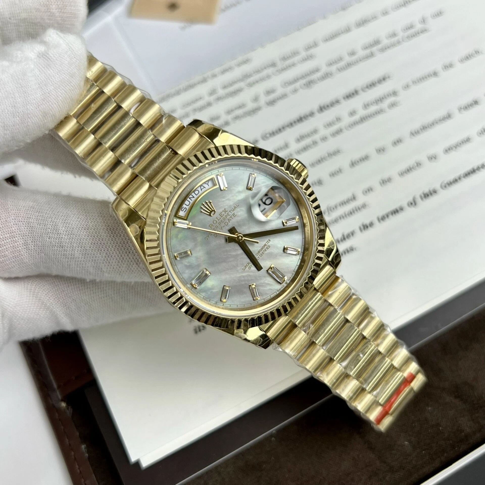 Rolex Day-Date Weißes Perlmutt Zifferblatt mit Diamantbesatz 128238-0123 36 mm – Superclone – Bild 2