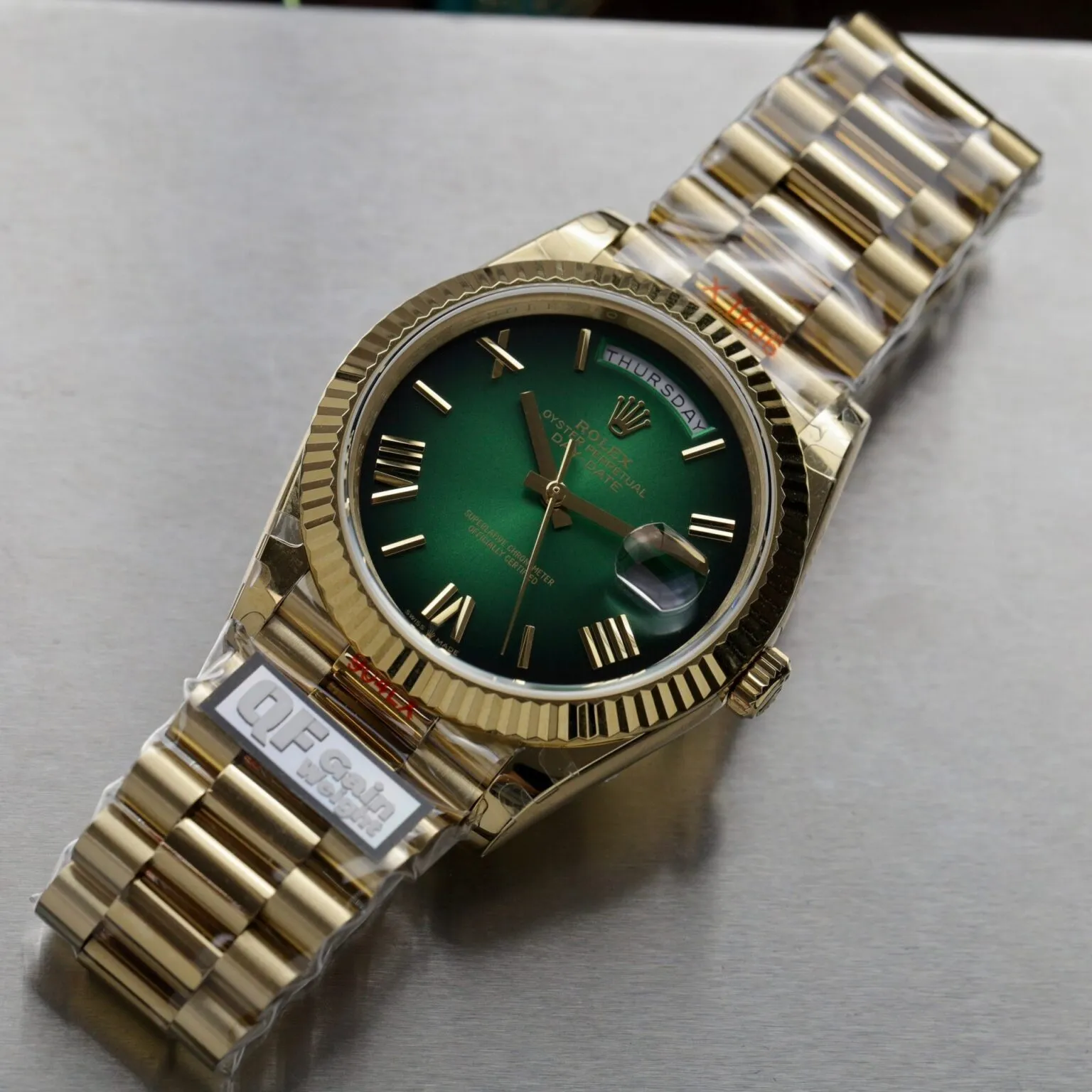 Day-Date Grün Ombre Zifferblatt Geriffelt Lünette Gelb Presidential Armband