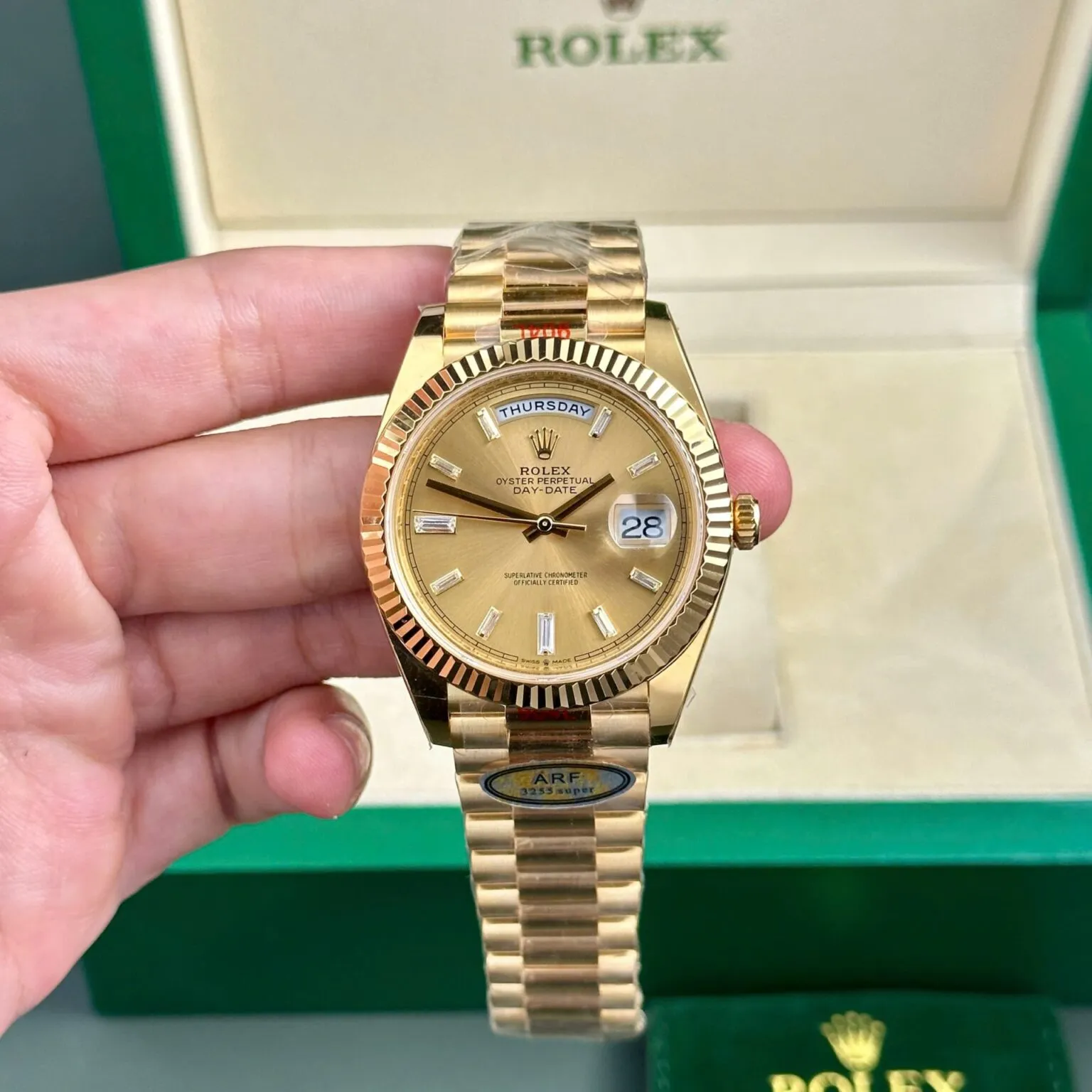 Day-Date champagnerfarbenes Zifferblatt Geriffelt Lünette Gold Presidential Armband