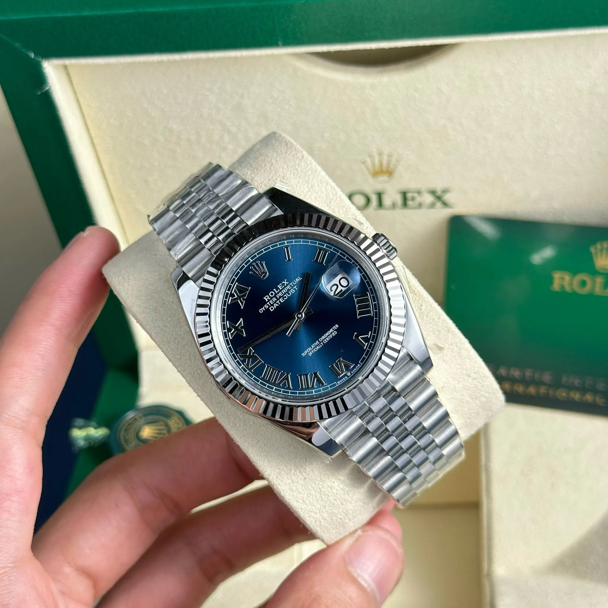 Datejust blaues Zifferblatt Geriffelt Lünette Jubilee Armband