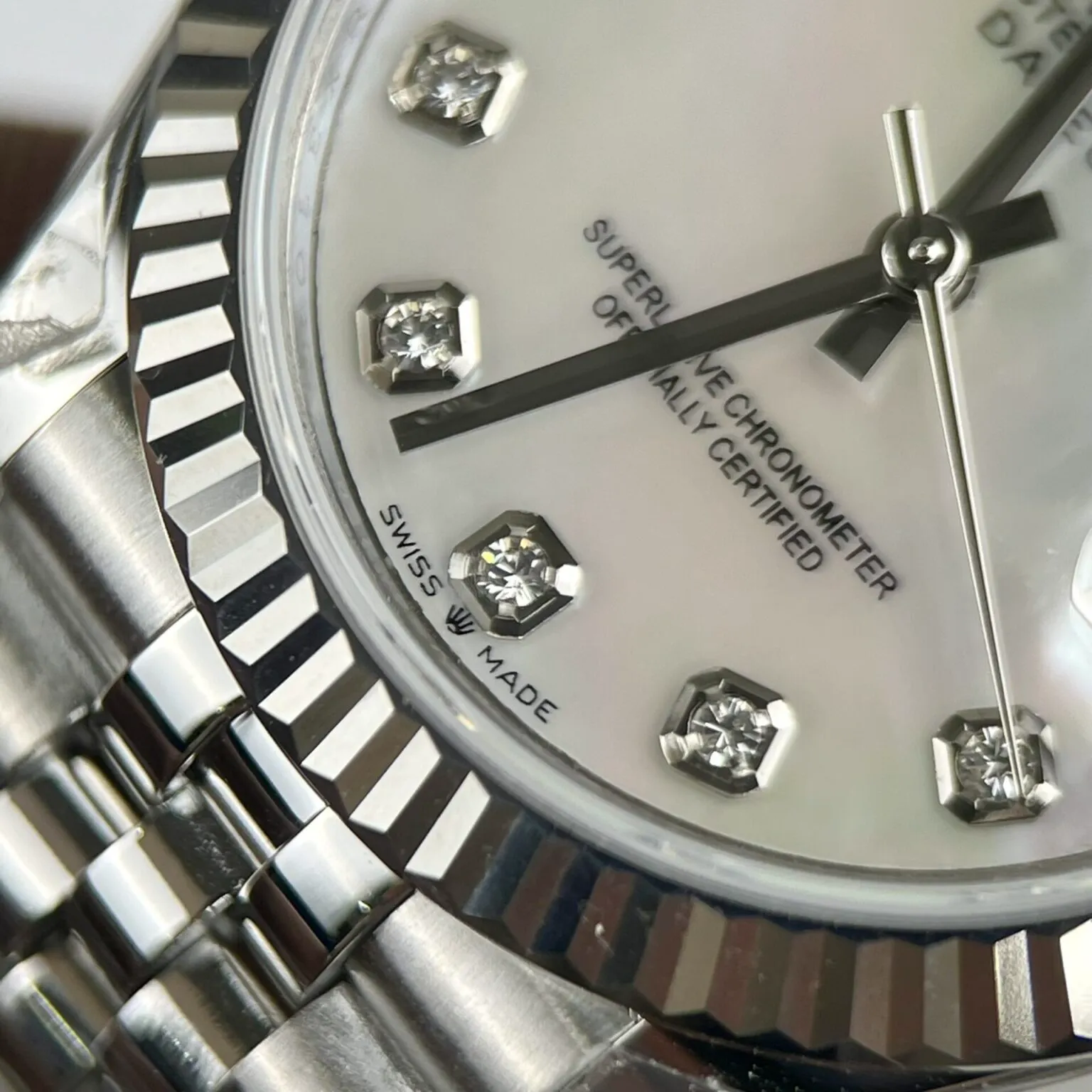 Datejust Pearl weißes Zifferblatt Geriffelt Lünette Jubilee Armband