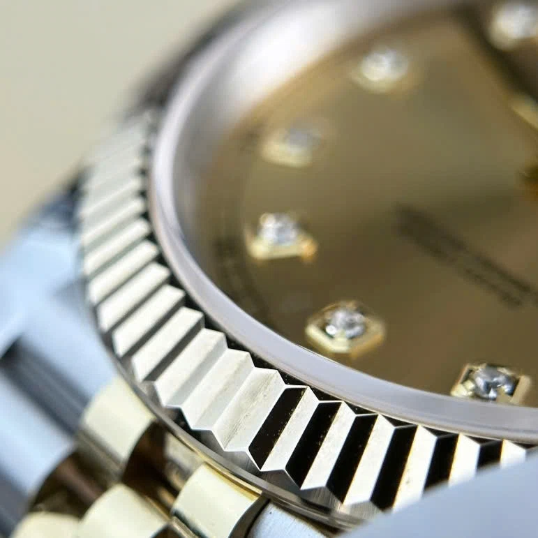 Rolex Datejust champagnerfarbenes Zifferblatt mit Diamantbesatz 126333-0012 41 mm – Bild 7