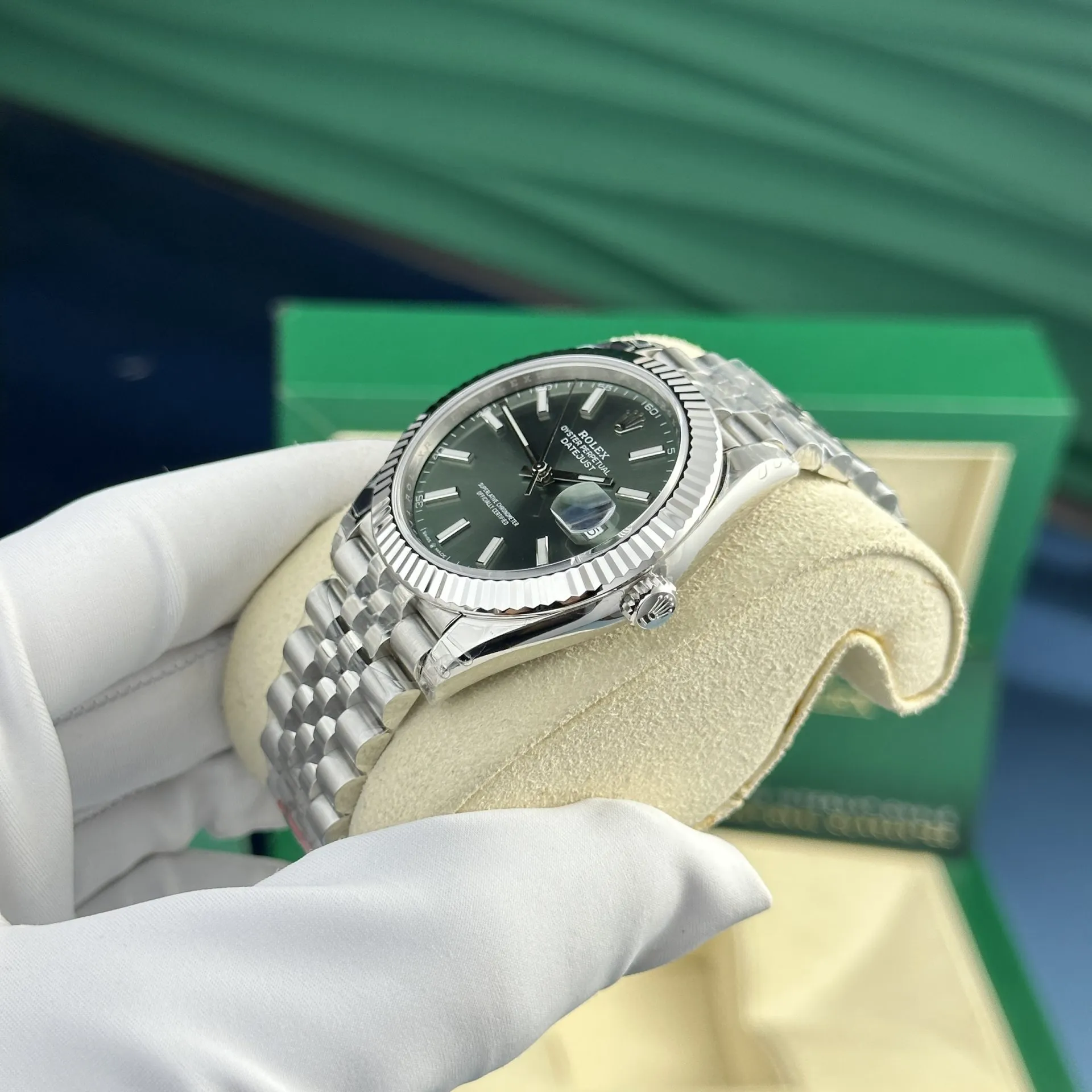 Superclone Datejust grünes Zifferblatt 126334 Jubilee Profilansicht