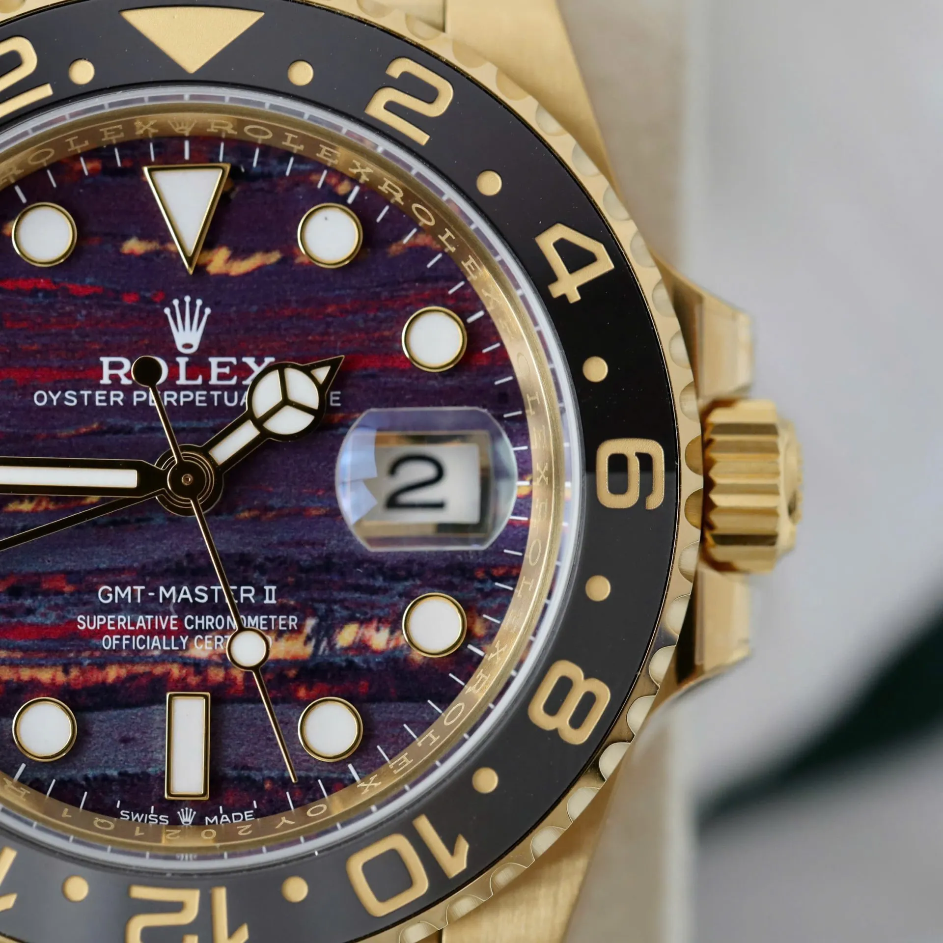 Superclone GMT-Master II 126718GRNR Tigereisen Zifferblatt Stilansicht