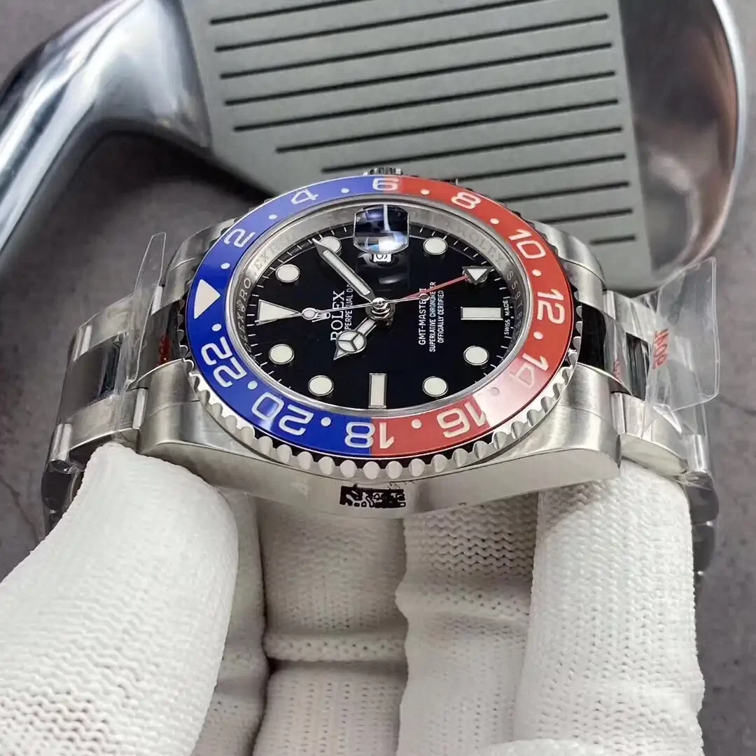 GMT-Master II 126710BLRO "Pepsi" Oyster Profilansicht