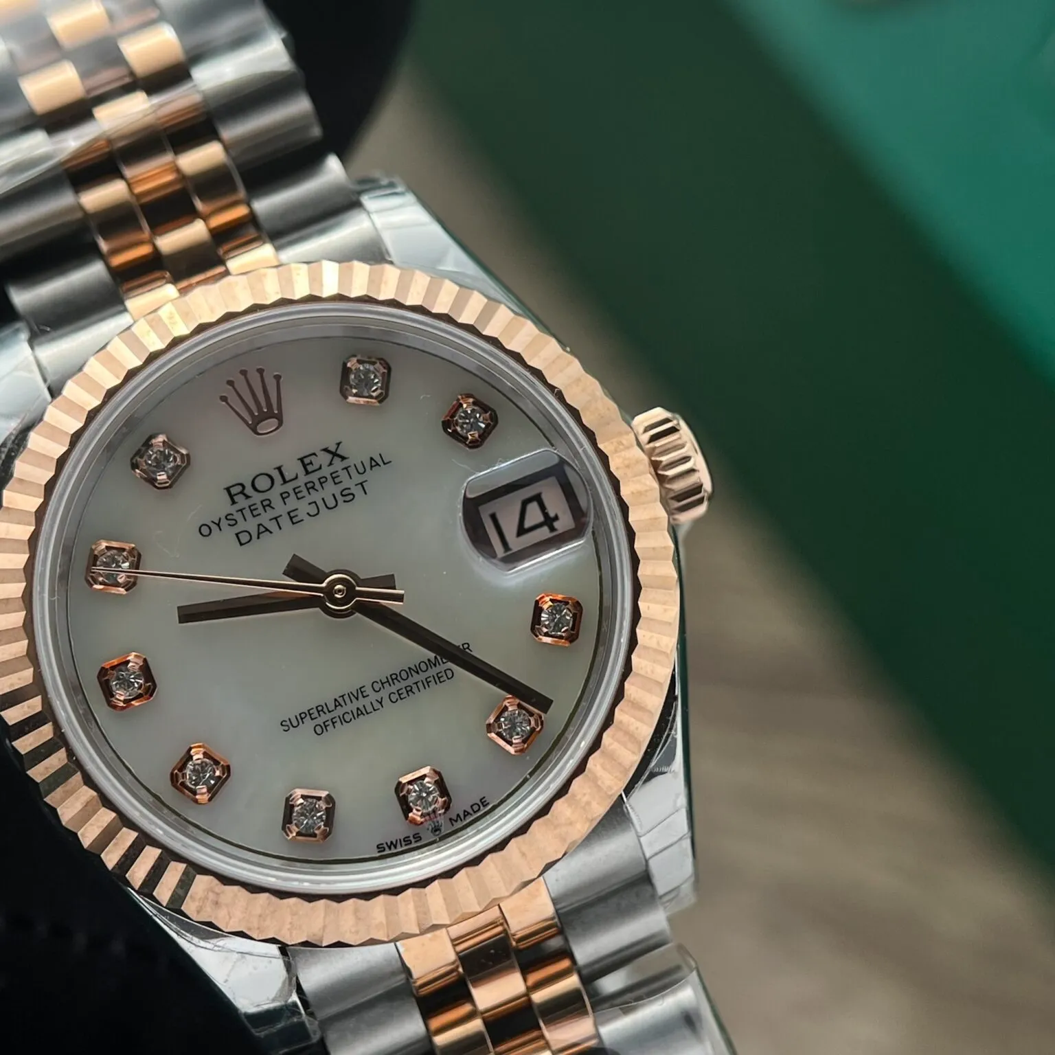 Datejust Pearl Zifferblatt Geriffelt Lünette Two Toned Roségold Jubilee Armband