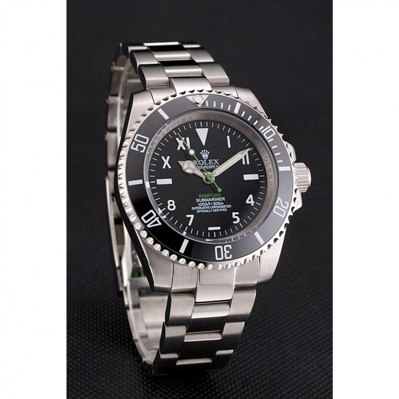 Submariner schwarzes Zifferblatt PR16233NBB Schrägansicht