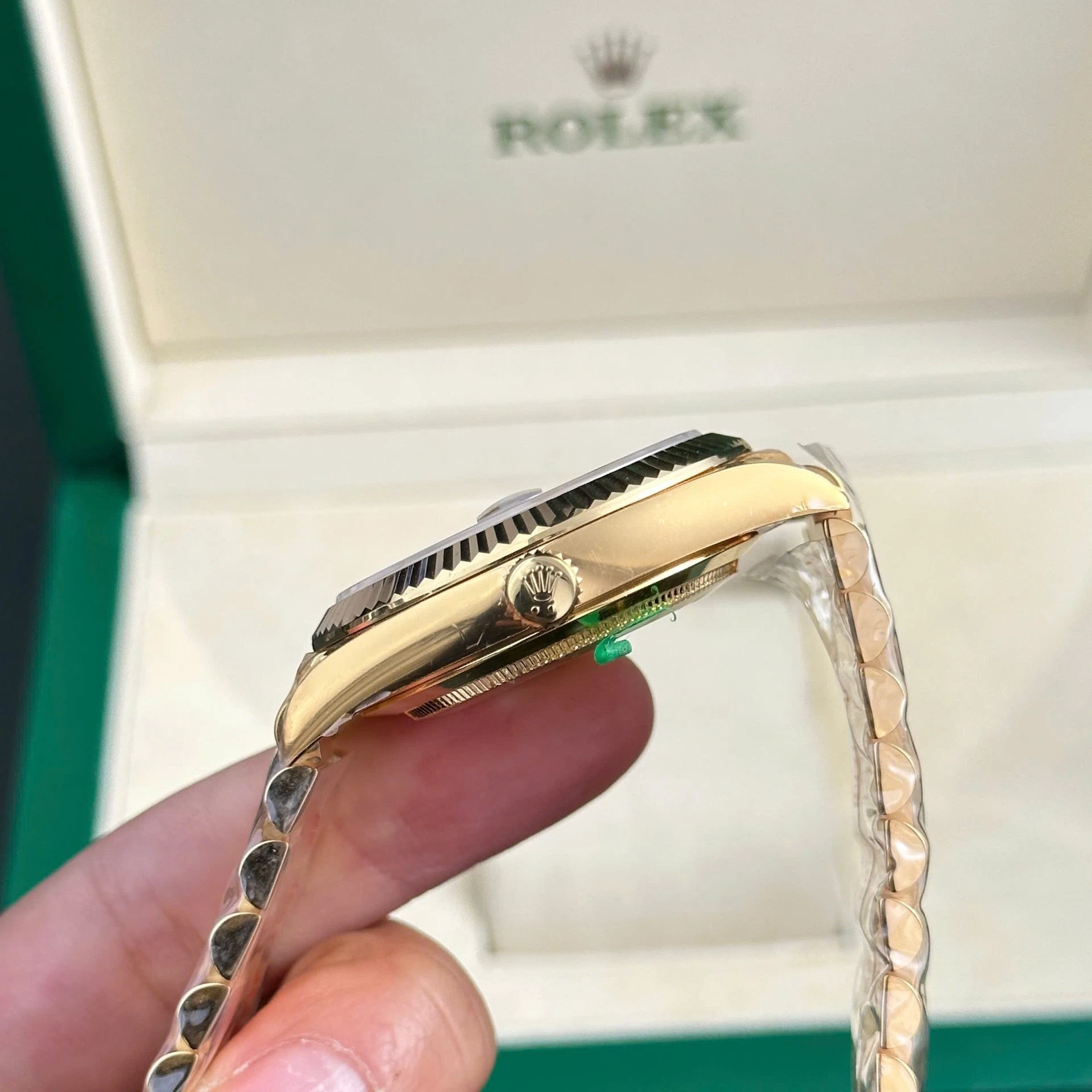 Rolex Day-Date champagnerfarbenes Zifferblatt mit Diamantbesatz 228238-0005 40 mm – Superclone – Bild 6