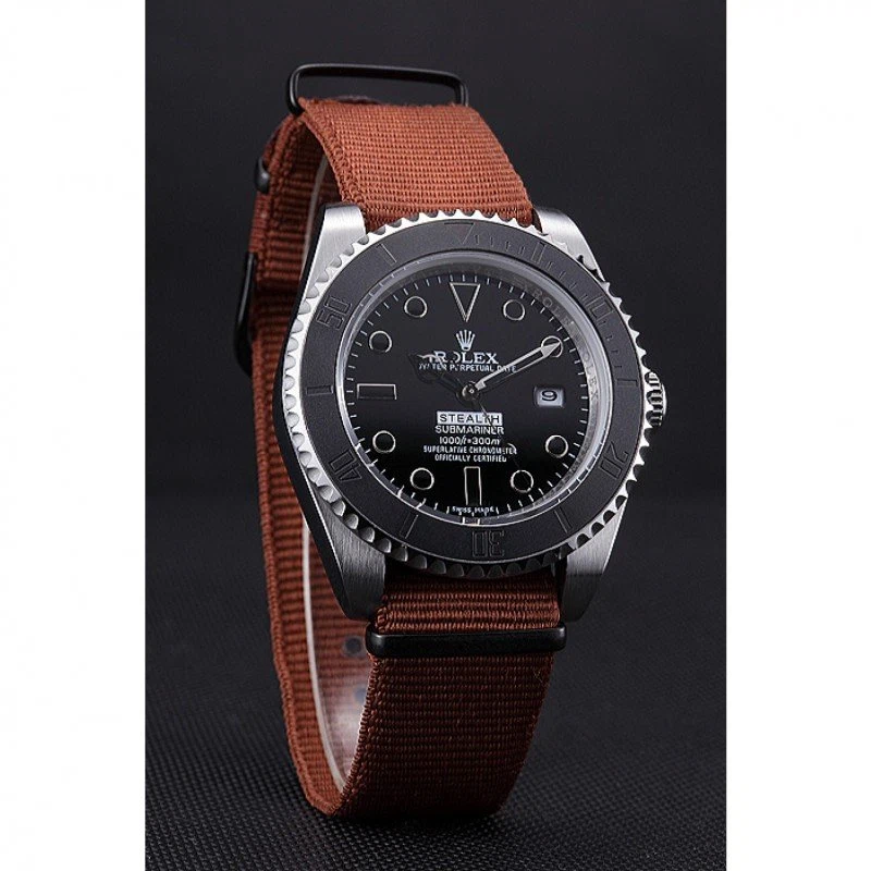 Submariner schwarzes Zifferblatt 621992 Schrägansicht