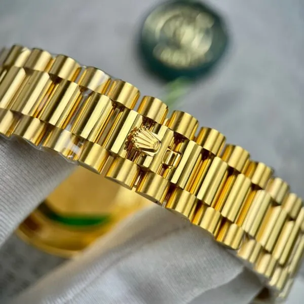 Day-Date champagnerfarbenes Zifferblatt mit Diamantbesatz Lünette Gold Presidential Zifferblatt