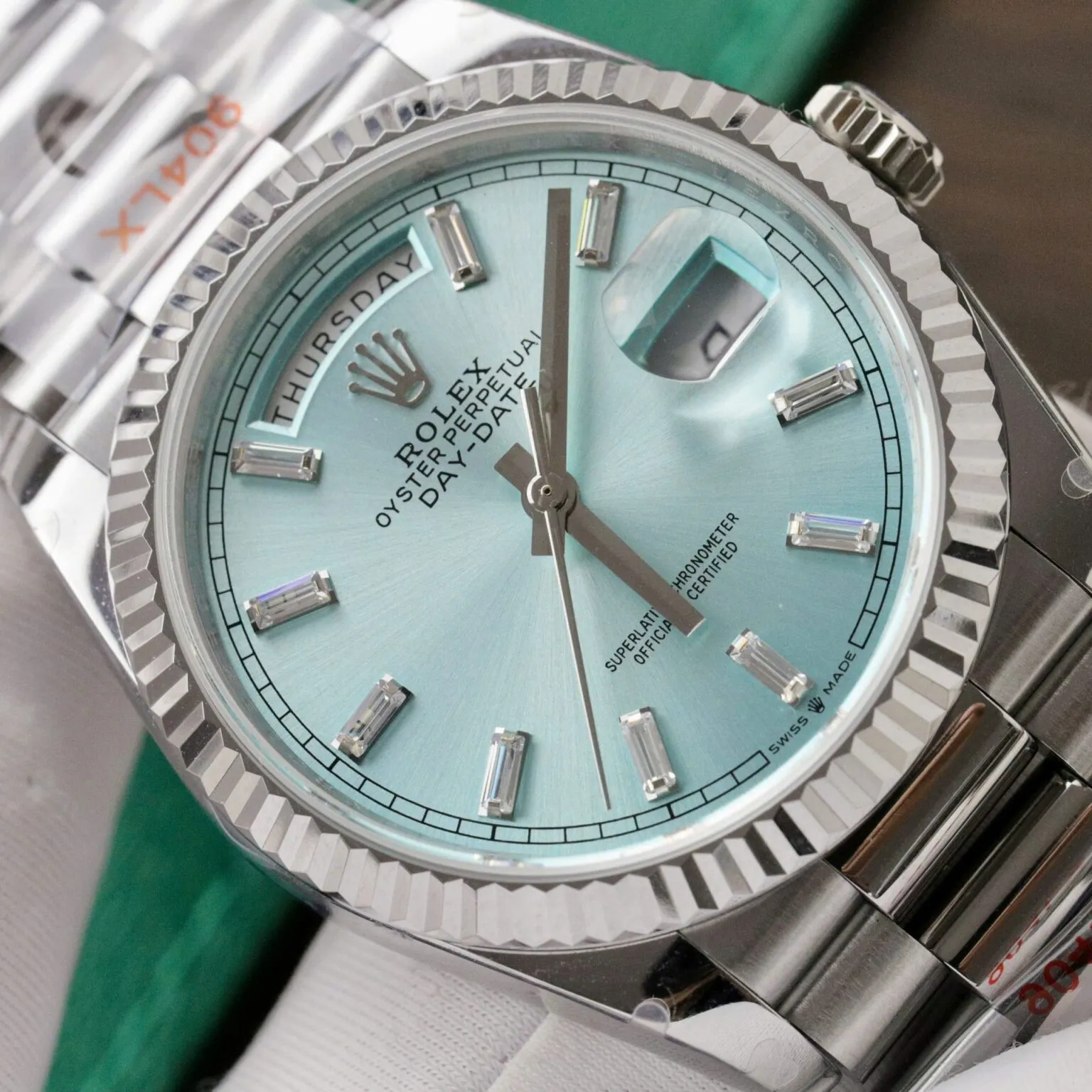 Rolex Day-Date eisblaues Zifferblatt mit Diamantbesatz 128236-0009 36 mm – Superclone – Bild 5